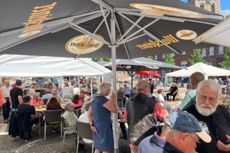 Begeisterung auf dem Grefrather Marktplatz!